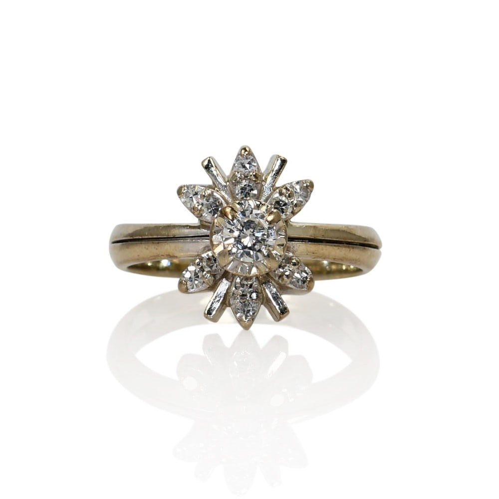 Unbranded 14K White Gold Diamond Engagement Ring Vintage Floral Size 8: Unbranded 14K White Gold Diamond Engagement Ring Vintage Floral Size 8 Vintage 14K white gold engagement ring featuring a natural round brilliant cut center diamond accented by surrounding single cut 