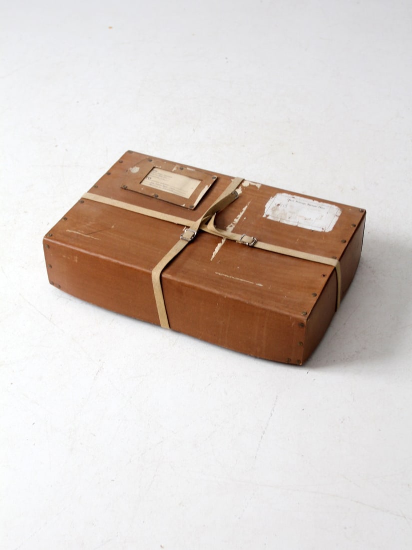 Antique Industrial Mailing Box Early 1900s Vintage Storage: Antique Industrial Mailing Box Early 1900s Vintage Storage This vintage mailing box exemplifies early 1900s industrial craftsmanship, featuring durable board construction with metal rivets and canvas 