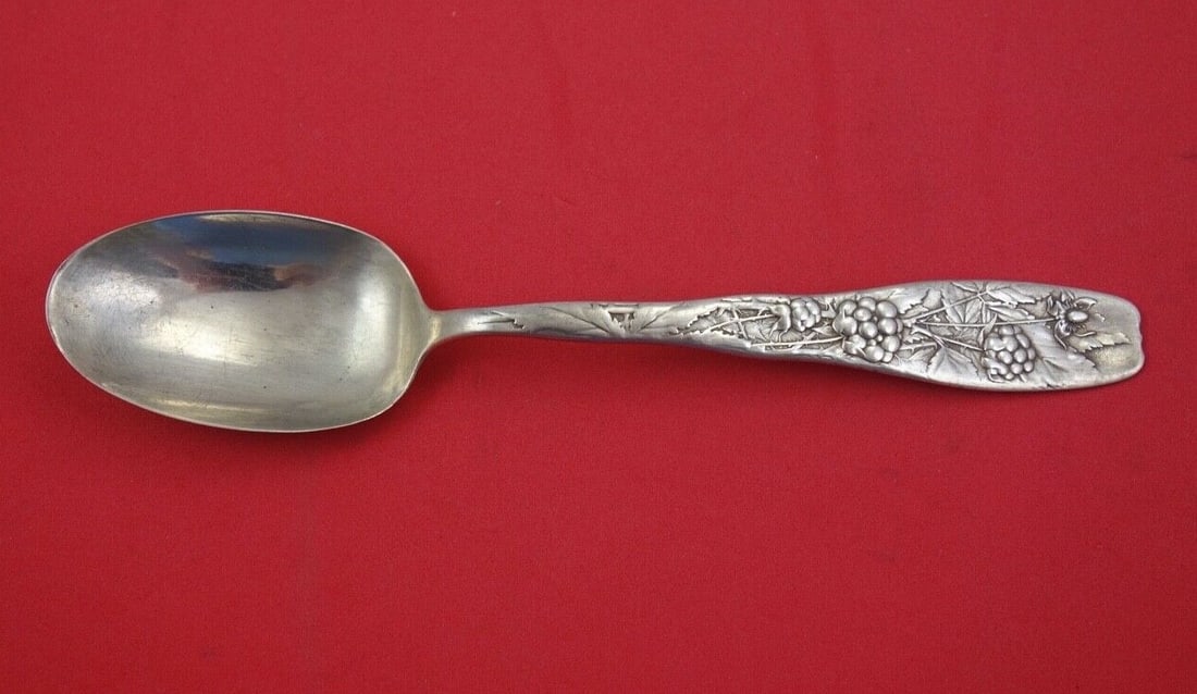 Whiting Berry Sterling Silver Dinner Spoon Dewberry Motif 8 1/8": Whiting Berry Sterling Silver Dinner Spoon Dewberry Motif 8 1/8" This exquisite Berry dinner spoon, crafted by Whiting, showcases a stunning dewberry motif. Made from high-quality sterling silver, thi