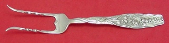Whiting Lily of the Valley Sterling Silver Serving Fork 7 Custom Made: Whiting Lily of the Valley Sterling Silver Serving Fork 7 Custom Made A custom-made baked potato serving fork in the Lily of the Valley pattern by Whiting. Made of sterling silver, this post-1940 piec
