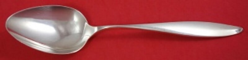 Towle Vespera Sterling Silver Serving Spoon 8 1/8 Heirloom: Towle Vespera Sterling Silver Serving Spoon 8 1/8 Heirloom This exquisite serving spoon is crafted from high-quality sterling silver and features the elegant Vespera pattern by Towle. Measuring 8 1/8 