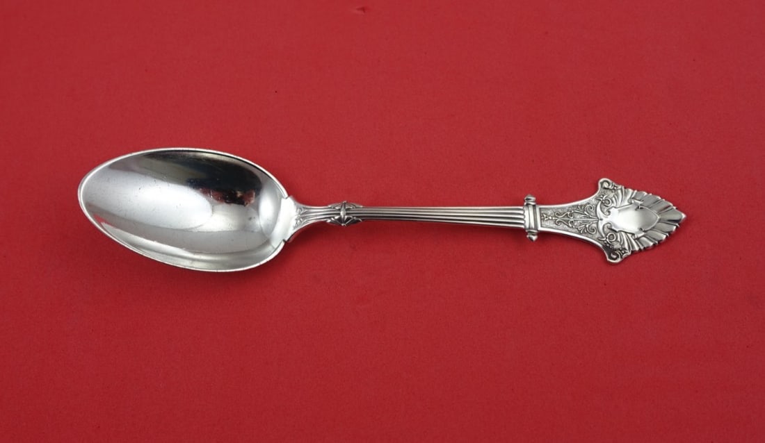 Gorham Louis XIV Sterling Silver 7 Inch Soup Spoon Vintage Flatware: Gorham Louis XIV Sterling Silver 7 Inch Soup Spoon Vintage Flatware This exquisite 7" oval place soup spoon from the Louis XIV pattern by Gorham embodies the elegance of vintage flatware. Crafted from