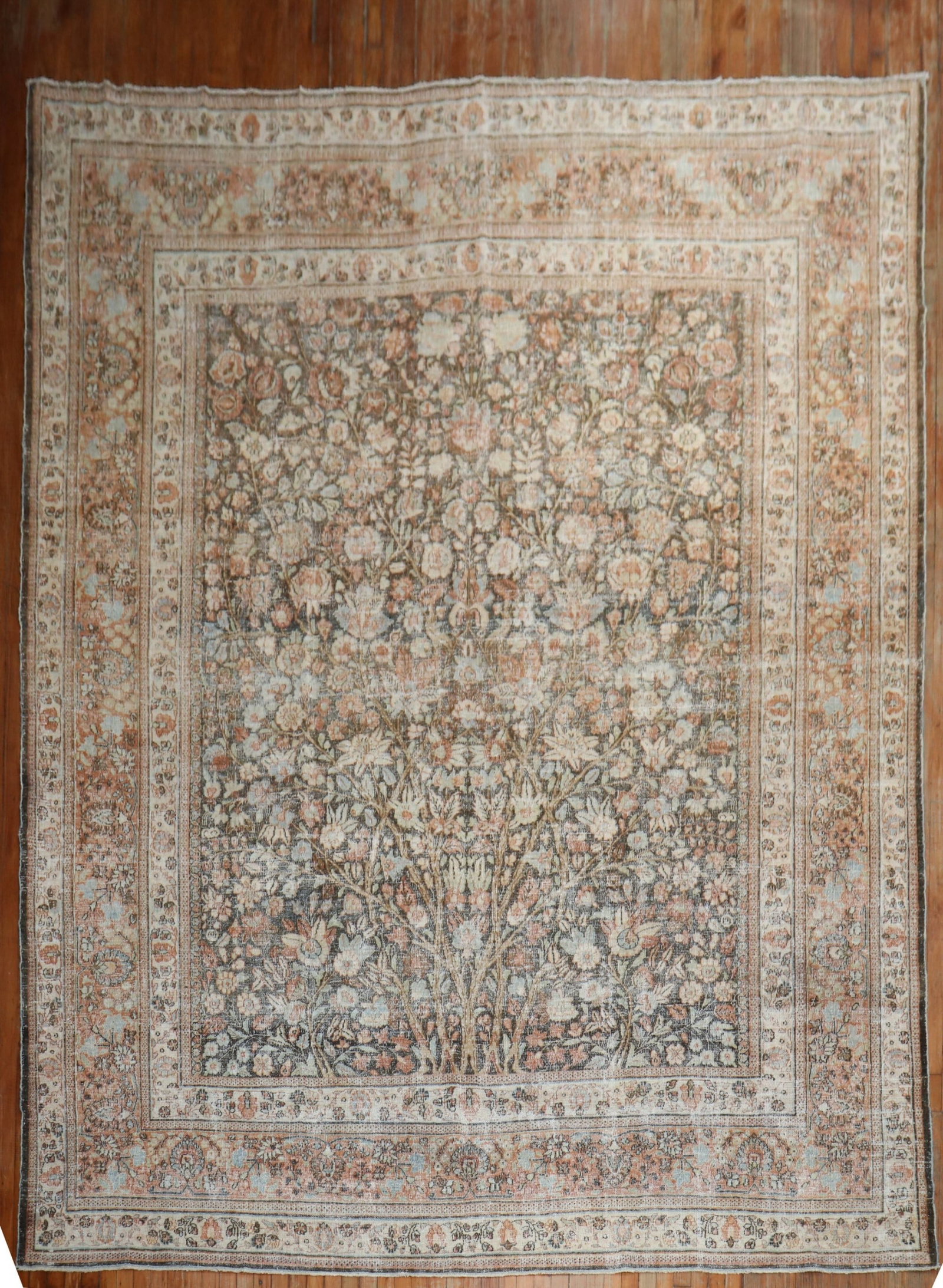 9' 10" x 14' 4" Persian Doroksh room rug early 20th century: 9' 10" x 14' 4" Persian Doroksh room rug early 20th century Early 20th century Persian Doroksh rug with a tree design and evenly worn character. This pre-owned room-size rug is described as shabby chi