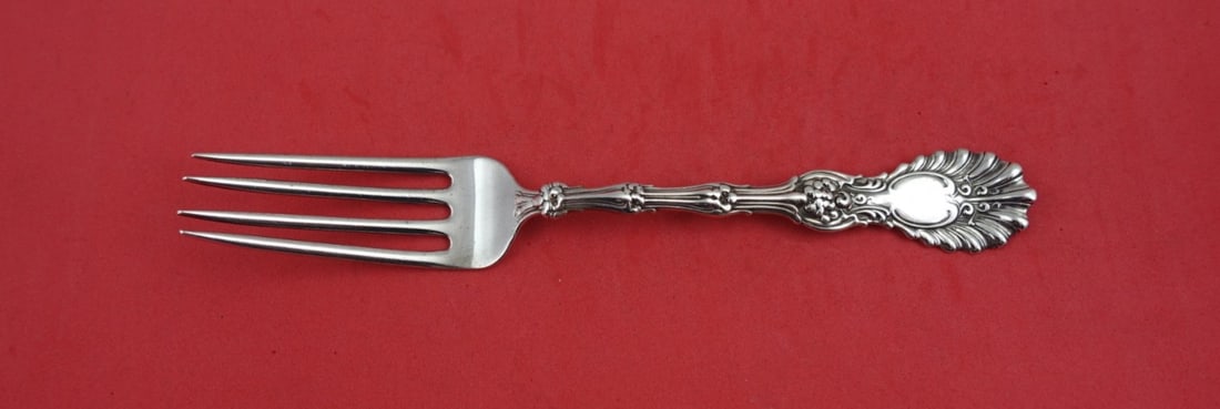 Whiting Radiant Sterling Silver Dinner Fork 7.5 Inch 1850-1899: Whiting Radiant Sterling Silver Dinner Fork 7.5 Inch 1850-1899 This exquisite dinner fork from the Radiant pattern by Whiting is crafted from high-quality sterling silver. Measuring 7 1/2 inches, this