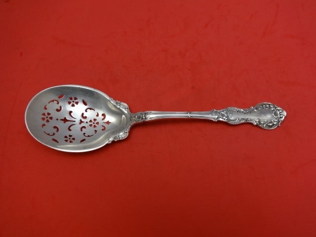 Gorham Fleury Sterling Silver Flower Pierced Ice Spoon 8 3/4": Gorham Fleury Sterling Silver Flower Pierced Ice Spoon 8 3/4" Presenting the exquisite Fleury by Gorham Sterling Silver Ice Spoon, measuring 8 3/4 inches. This elegantly designed serving spoon feature