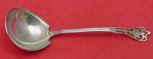 Watson Putnam Sterling Silver Gravy Ladle 6 Inch Pierced Handle: Watson Putnam Sterling Silver Gravy Ladle 6 Inch Pierced Handle This exquisite 6-inch gravy ladle is part of the Putnam pattern by Watson, crafted from high-quality sterling silver. Dating back to the