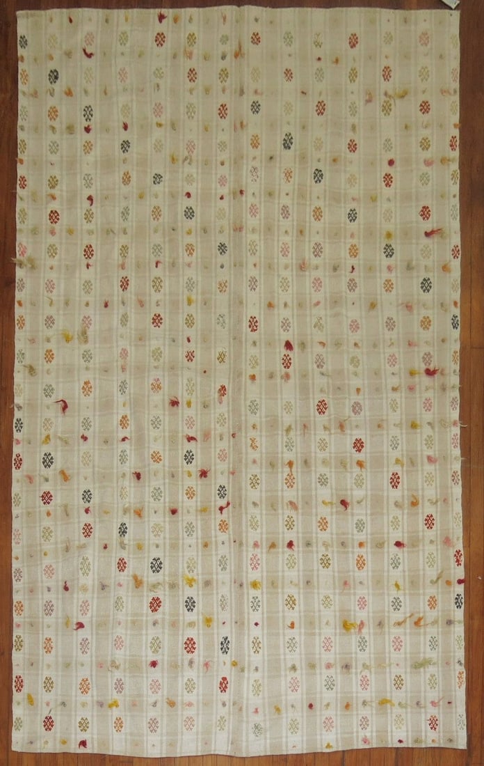 6' 2" x 10' 2" Turkish Jajim Kilim Rug Ivory Field: 6' 2" x 10' 2" Turkish Jajim Kilim Rug Ivory Field Vintage Turkish Jajim flat-weave rug with an ivory field and a patterned grid design featuring small multicolor floral motifs. This late 20th century