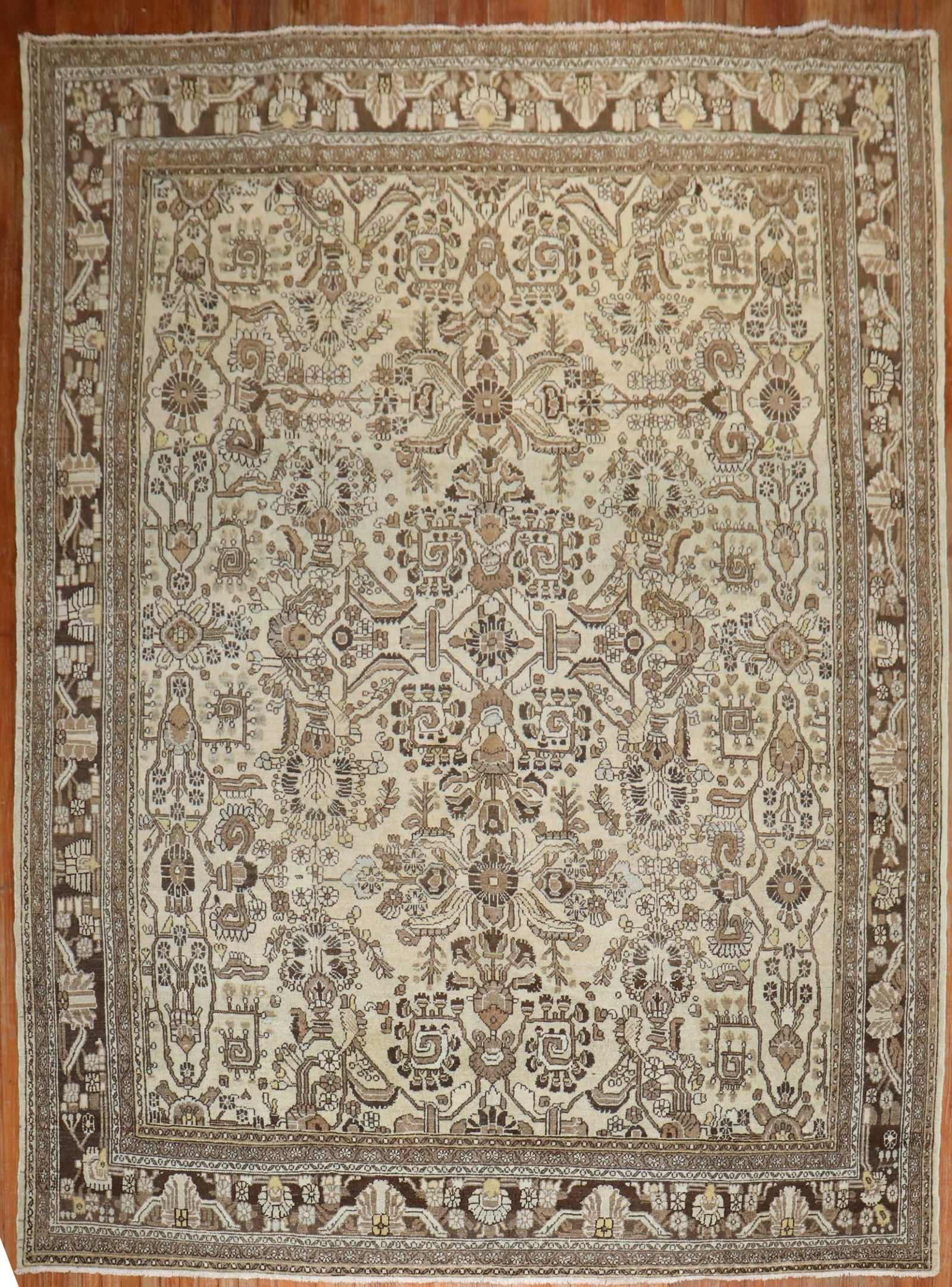 9' x 11' 4" Neutral Persian Lilihan Room Rug: 9' x 11' 4" Neutral Persian Lilihan Room Rug Persian Lilihan room-size rug in a neutral color palette, dating from the 1940s. This pre-owned rug features the Lilihan type within the Hamadan tradition.