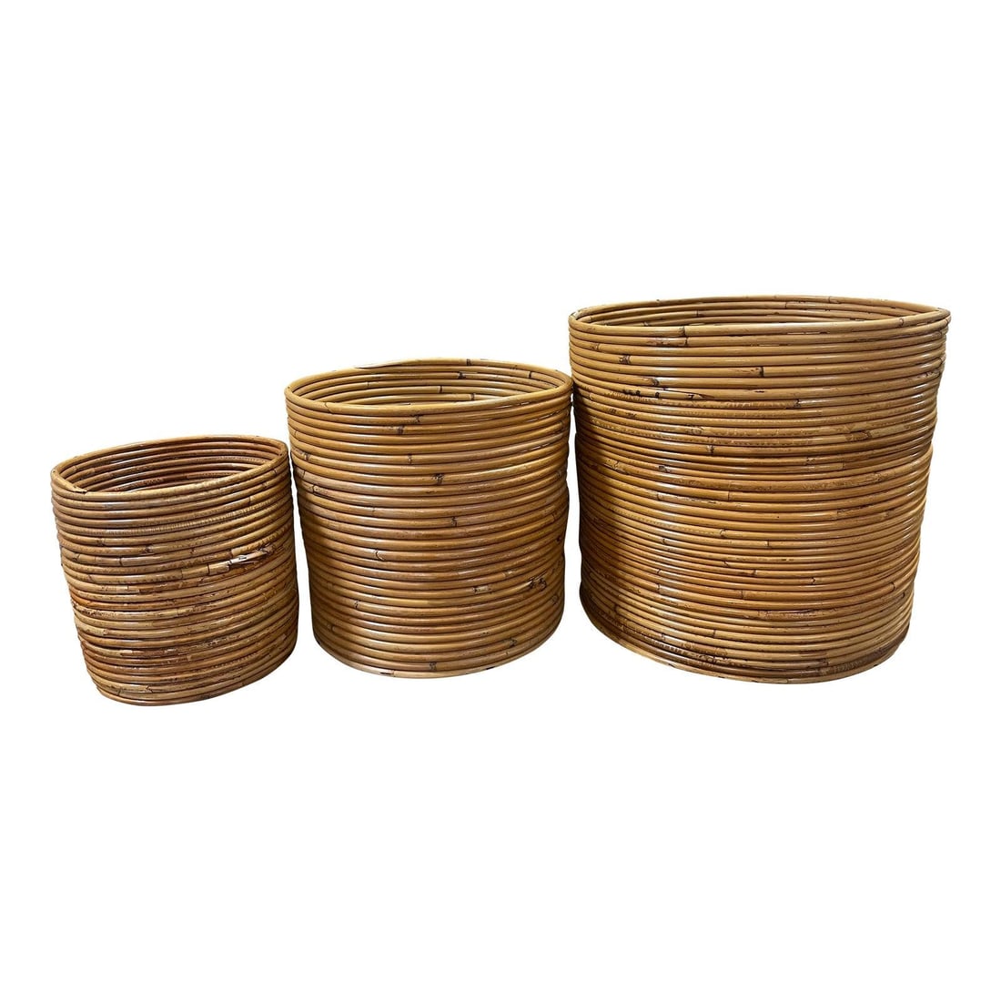Set of 3 Italian Pencil Bamboo Nesting Baskets Crespi Style Stamped: Set of 3 Italian Pencil Bamboo Nesting Baskets Crespi Style Stamped This elegant set of three vintage Italian pencil bamboo nesting baskets is inspired by the renowned designer Gabriella Crespi. Craft