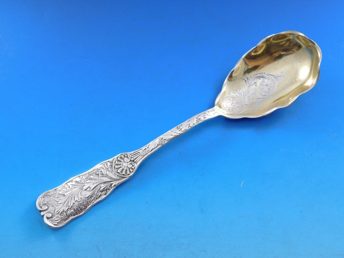 Gorham Saint Cloud Sterling Silver Berry Spoon 8 3/4 Brite-Cut Fluted: Gorham Saint Cloud Sterling Silver Berry Spoon 8 3/4 Brite-Cut Fluted This exquisite berry spoon features the Saint Cloud pattern by Gorham, crafted from sterling silver with a gold wash finish. Measu