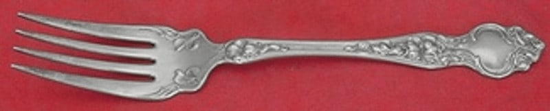 Wallace Violet sterling silver fish fork 7 1/8 in vintage: Wallace Violet sterling silver fish fork 7 1/8 in vintage A vintage Violet by Wallace fish fork in sterling silver, made in the United States and dating to the 1900-1940 period. It is not monogrammed 