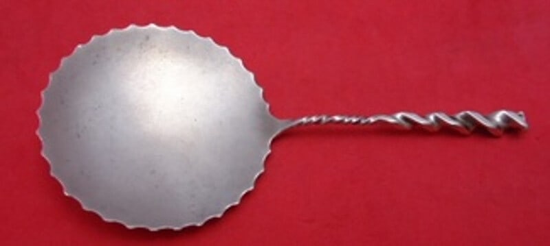 Whiting Square Twist #5 Sterling Silver Confection Spoon 5.25 Inch Serving: Whiting Square Twist #5 Sterling Silver Confection Spoon 5.25 Inch Serving This exquisite serving spoon is crafted in sterling silver by Whiting, featuring the elegant Square Twist #5 pattern. Measuri