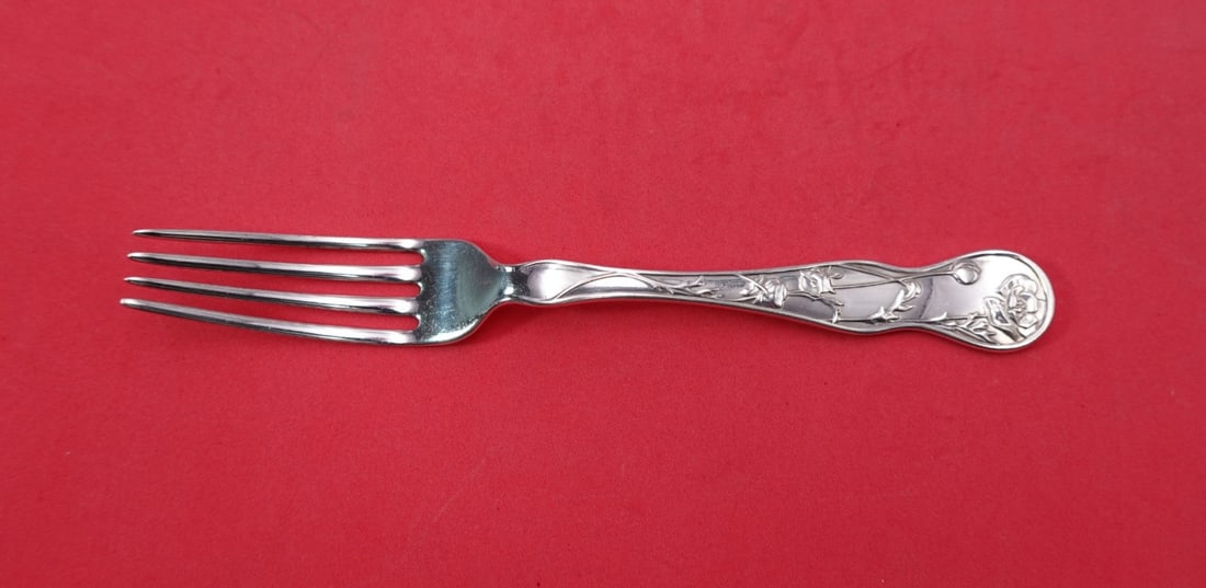 Tiffany & Co American Garden Sterling Silver 8" Dinner Fork: Tiffany & Co American Garden Sterling Silver 8" Dinner Fork Sterling silver dinner fork in the American Garden pattern by Tiffany & Co. This pre-owned piece is not monogrammed and is in excellent cond