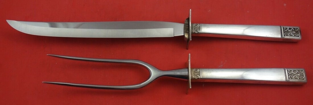 Towle Laureate Sterling Silver Carving Set Knife 14 Fork 11.5: Towle Laureate Sterling Silver Carving Set Knife 14 Fork 11.5 This exquisite carving set features a 14" knife and an 11.5" fork, both crafted from high-quality sterling silver in the elegant Laureate 