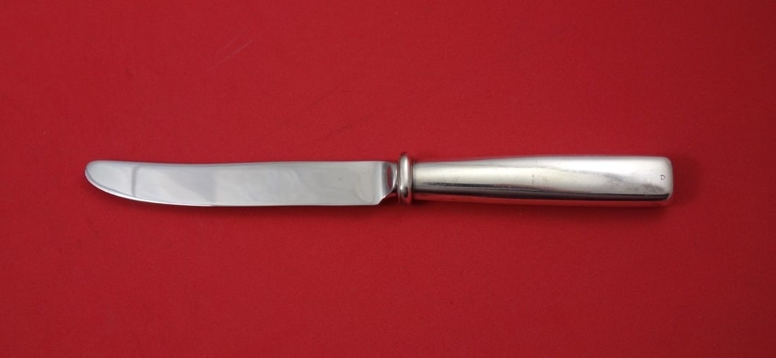 Ralph Lauren Chain Link Sterling Silver Dinner Knife 9 1/8": Ralph Lauren Chain Link Sterling Silver Dinner Knife 9 1/8" Enhance your dining experience with this exquisite Chain Link dinner knife by Ralph Lauren. Crafted from high-quality sterling silver, this 
