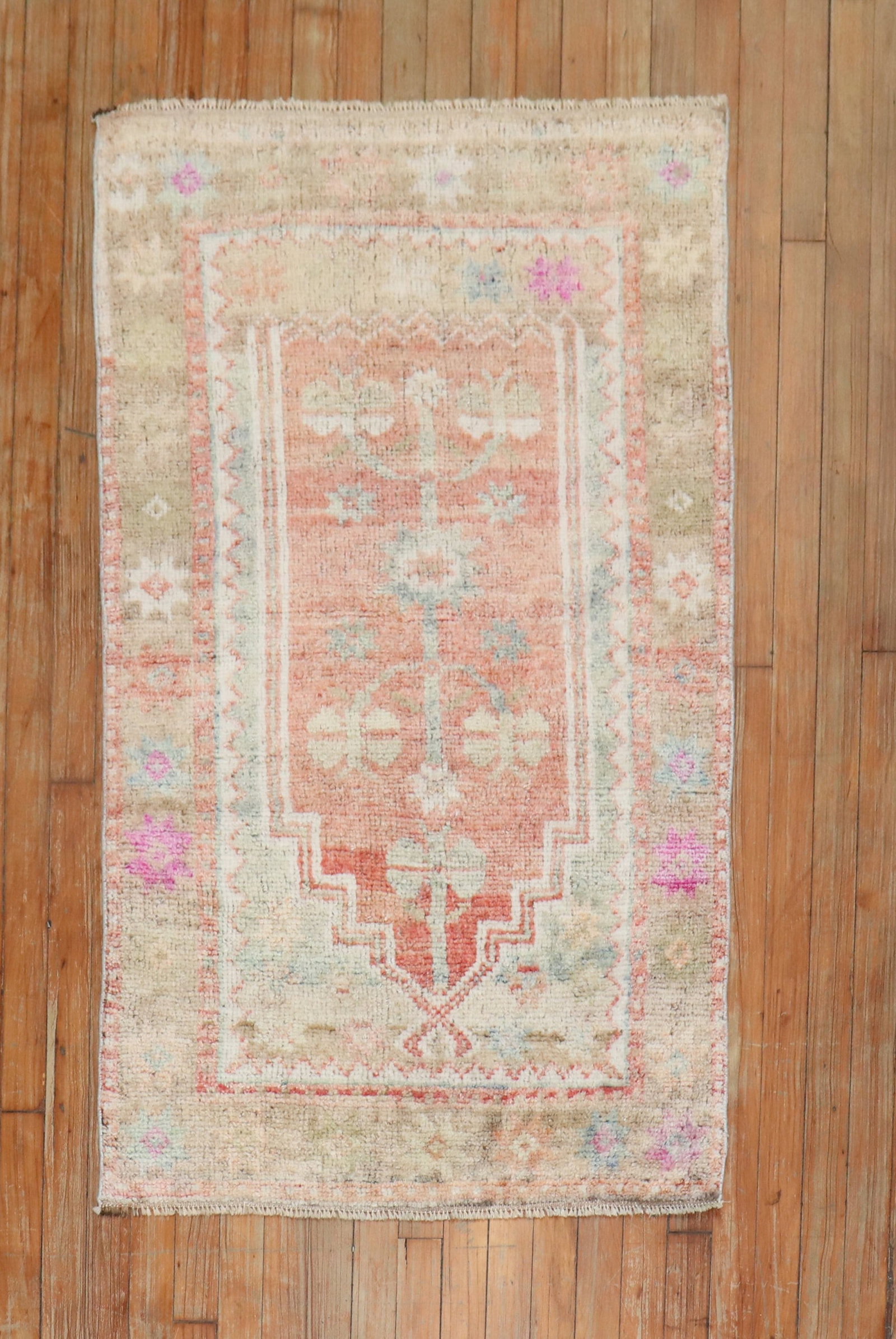 2' 8" x 4' 7" Small Turkish Prayer Rug Anatolian 1940s: 2' 8" x 4' 7" Small Turkish Prayer Rug Anatolian 1940s Vintage Turkish Anatolian prayer rug from the 1940s in mellow colors. This pre-owned small rug features the traditional Anatolian prayer rug form