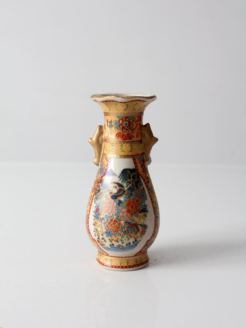 Chinese Porcelain Vase with Famille Rose Decor and Gilt Handles (1 of 10)