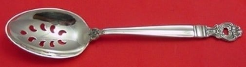 Towle Monte Cristo Sterling Silver Slotted Serving Spoon 8 5/8 Inch: Towle Monte Cristo Sterling Silver Slotted Serving Spoon 8 5/8 Inch This elegant serving spoon features the Monte Cristo pattern by Towle, crafted from high-quality sterling silver. Measuring 8 5/8 in