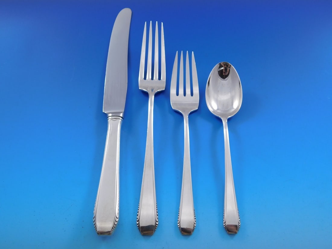 Towle Cascade Sterling Silver 4-Piece Dinner Place Setting Vintage: Towle Cascade Sterling Silver 4-Piece Dinner Place Setting Vintage This exquisite 4-piece dinner size place setting from the Cascade pattern by Towle is crafted from high-quality sterling silver. The 