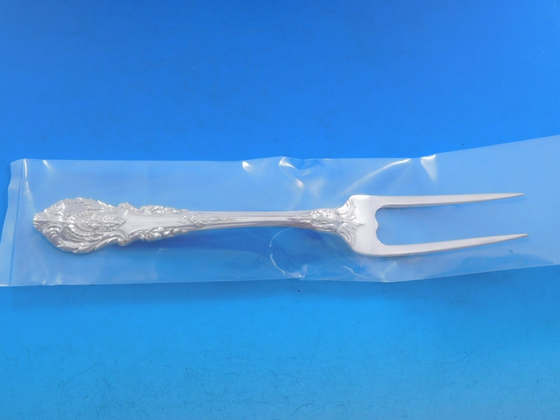 Wallace Sir Christopher Sterling Silver English Server Custom Made 7 1/4": Wallace Sir Christopher Sterling Silver English Server Custom Made 7 1/4" Introducing the exquisite Sir Christopher English Server, custom made by Wallace. This stunning serving piece showcases the ti
