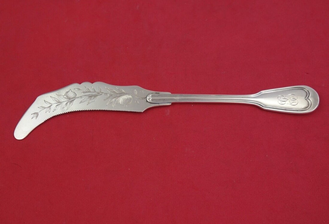 French Sterling Silver Pomegranate Knife 950 Monogrammed 8 3/8": French Sterling Silver Pomegranate Knife 950 Monogrammed 8 3/8" Introducing a stunning French Sterling silver knife, expertly crafted with a delightful pomegranate design. This piece features a flat h