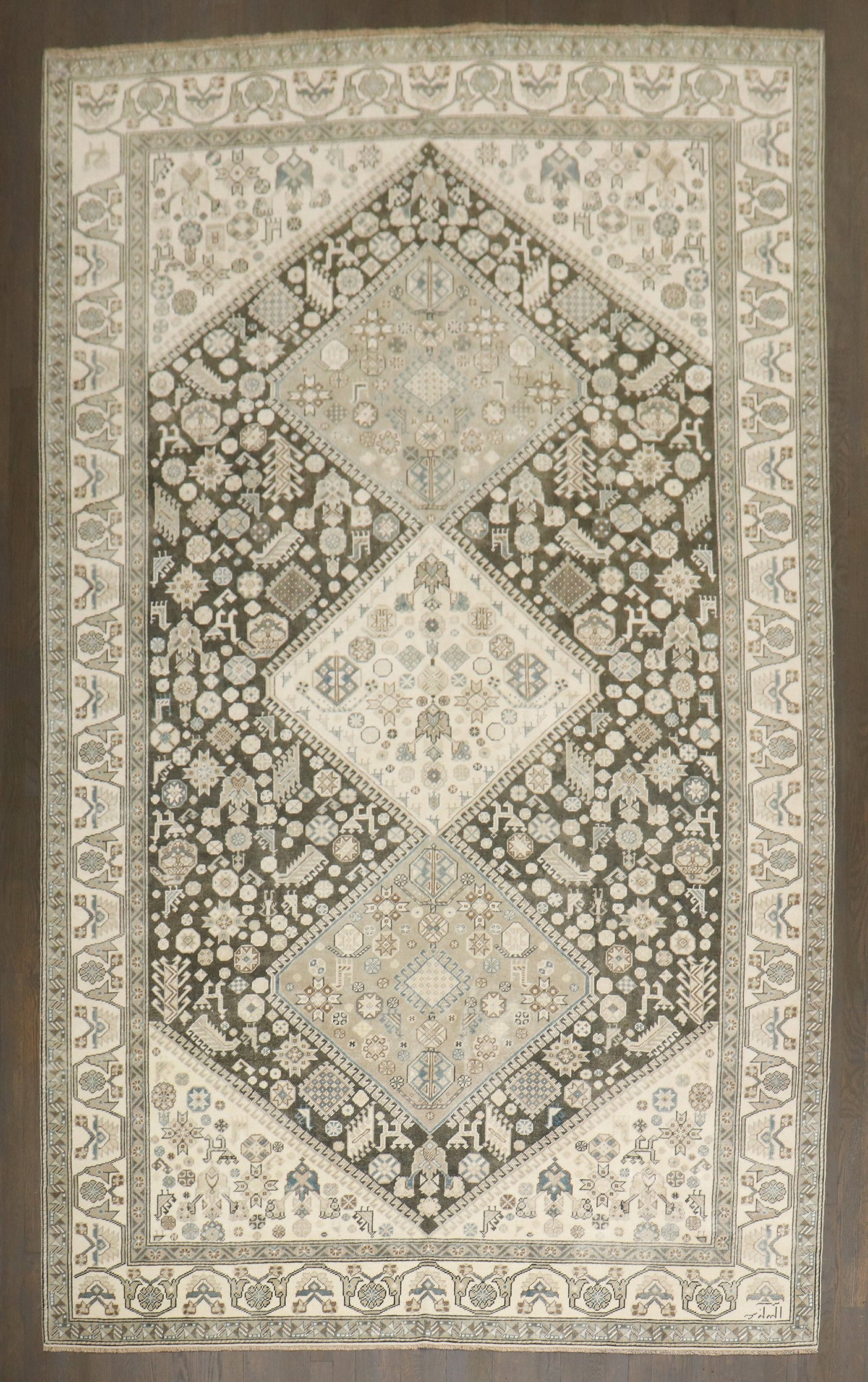 6' 6" x 10' 3" Mid-20th Century Persian Geometric Rug: 6' 6" x 10' 3" Mid-20th Century Persian Geometric Rug Mid-20th-century Persian geometric rug in neutral colors with a vintage look. This pre-owned piece features a classic geometric design and is desc