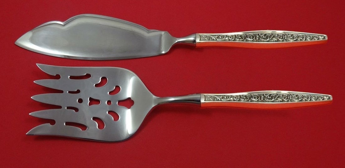 2 Piece Fish Serving Set Reed Barton Renaissance Scroll Sterling Silver: 2 Piece Fish Serving Set Reed Barton Renaissance Scroll Sterling Silver A custom made Renaissance Scroll fish serving set by Reed & Barton, featuring sterling silver hollow handles with stainless stee