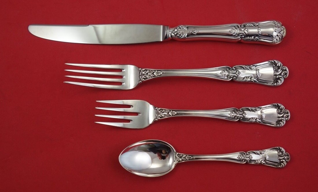 Schiavon Barocco .800 Silver 4pc Dinner Flatware Set: Schiavon Barocco .800 Silver 4pc Dinner Flatware Set Elevate your dining experience with this exquisite Barocco flatware set by Schiavon, crafted in Italy from .800 silver. This elegant four-piece pla