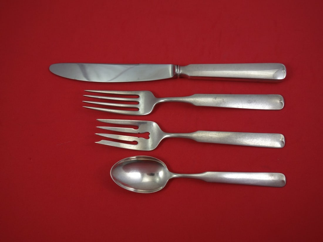 Gorham Christina Sterling Silver 4-Piece Place Setting: Gorham Christina Sterling Silver 4-Piece Place Setting Enhance your dining experience with this exquisite 4-piece place setting in the classic Christina pattern by Gorham. Crafted from high-quality st