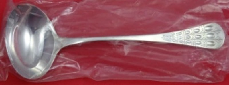Sterling Silver Rosenthal Romance Gravy Ladle 7 1/8: Sterling Silver Rosenthal Romance Gravy Ladle 7 1/8 This is a Rosenthal sterling silver gravy ladle in the Romance pattern. Measuring 7 1/8 inches in length, this ladle features elegant craftsmanship 