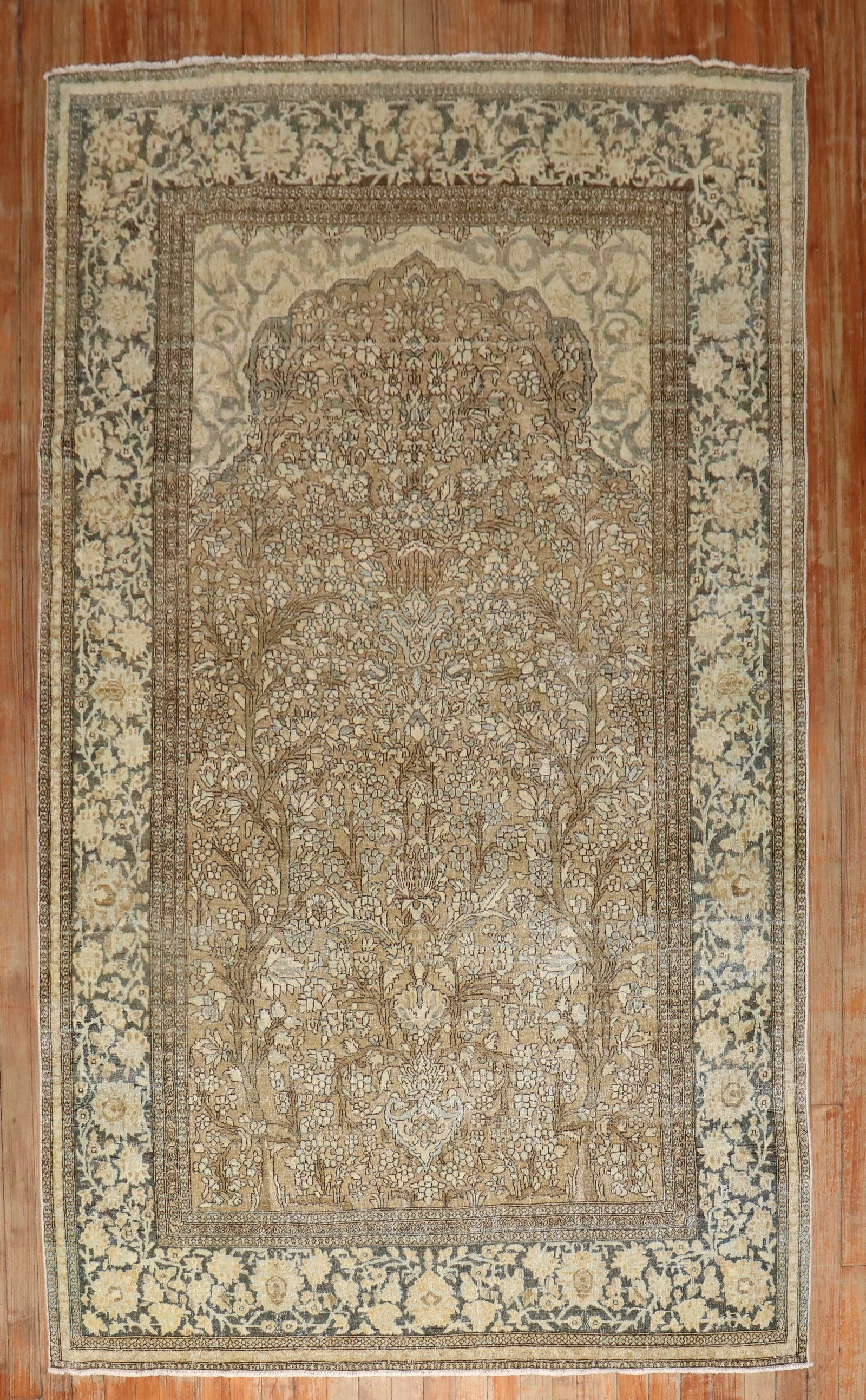 4' 6" x 7' 6" Persian Isfahan Mihrab Rug Brown Green: 4' 6" x 7' 6" Persian Isfahan Mihrab Rug Brown Green Vintage Persian Isfahan mihrab rug from the 1920s in brown and green. This pre-owned rug features the Isfahan type noted in the original listing. S