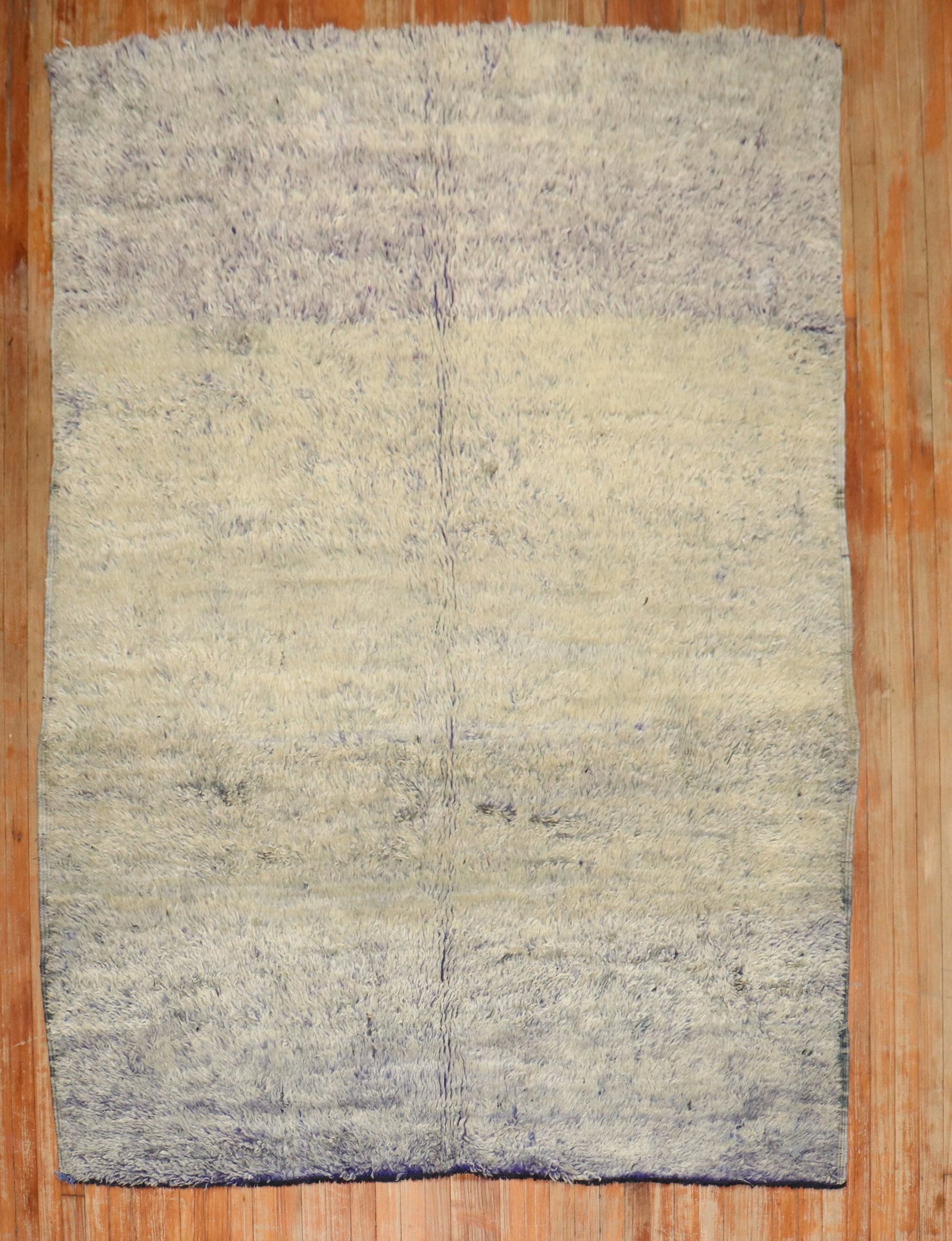 6' 5" x 8' 7" Vintage Moroccan Rug Green Purple: 6' 5" x 8' 7" Vintage Moroccan Rug Green Purple Vintage 20th century Moroccan rug in green and purple tones. This pre-owned piece offers a classic Moroccan look with a versatile color palette. Specifi
