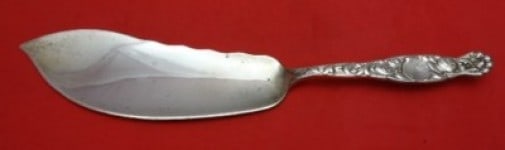 Whiting Heraldic Sterling Silver Fish Server 12.5 Inch Serving Piece: Whiting Heraldic Sterling Silver Fish Server 12.5 Inch Serving Piece This exquisite fish server from the Heraldic pattern by Whiting is crafted from high-quality sterling silver. Measuring 12 1/2" in 