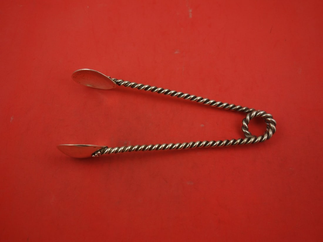 Vintage Handmade Sterling Silver Ice Tong Twist Design 7.25 Inch: Vintage Handmade Sterling Silver Ice Tong Twist Design 7.25 Inch This vintage ice tong features a stunning twist design and is handmade from sterling silver, crafted circa 1930. Measuring 7 1/4 inches