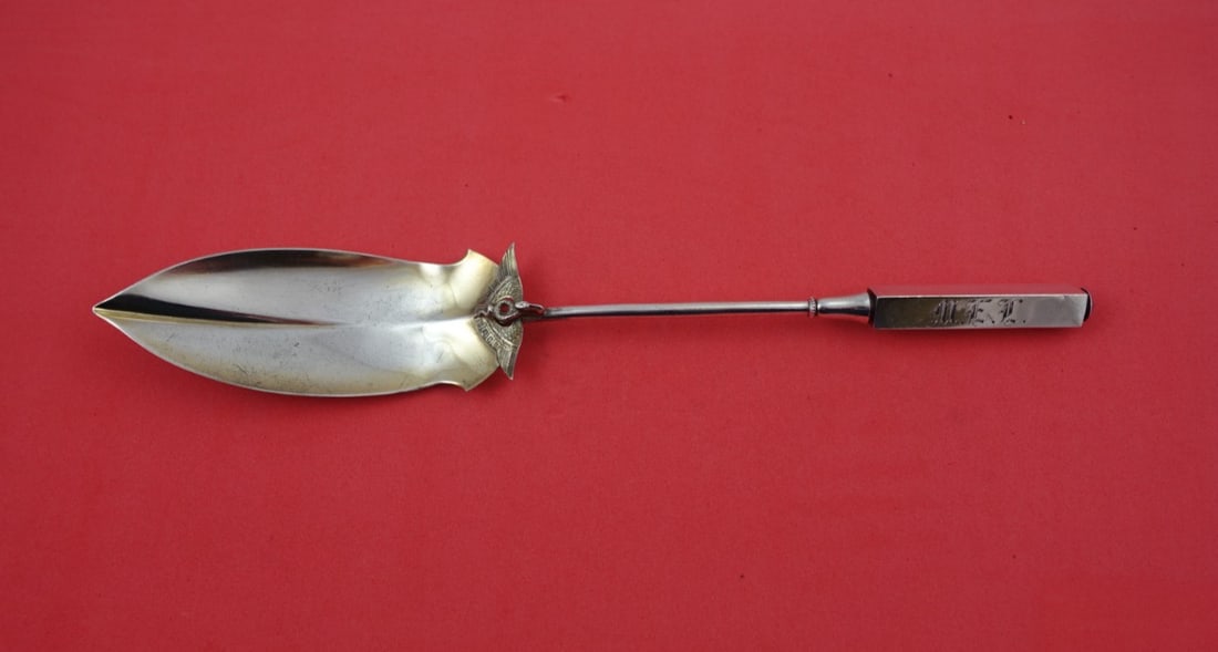 Gorham Isis Sterling Silver Jelly Cake Server 10 3/4" 3-D Block Handle: Gorham Isis Sterling Silver Jelly Cake Server 10 3/4" 3-D Block Handle This exquisite jelly cake server from Gorham features a stunning 3-D block handle in the elegant Isis pattern. Crafted from sterl
