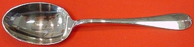 Stieff Queen Anne Williamsburg Sterling Silver Soup Spoon 6.75": Stieff Queen Anne Williamsburg Sterling Silver Soup Spoon 6.75" This exquisite Queen Anne-Williamsburg place soup spoon is crafted from high-quality sterling silver by the renowned maker Stieff. Measu