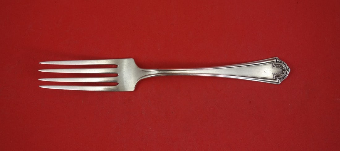 International Quincy Sterling Silver 7 3 8 Dinner Fork: International Quincy Sterling Silver 7 3 8 Dinner Fork This is a Quincy pattern dinner fork by International Silver, crafted from sterling silver. Measuring 7 3/8 inches in length, this fork is not mo