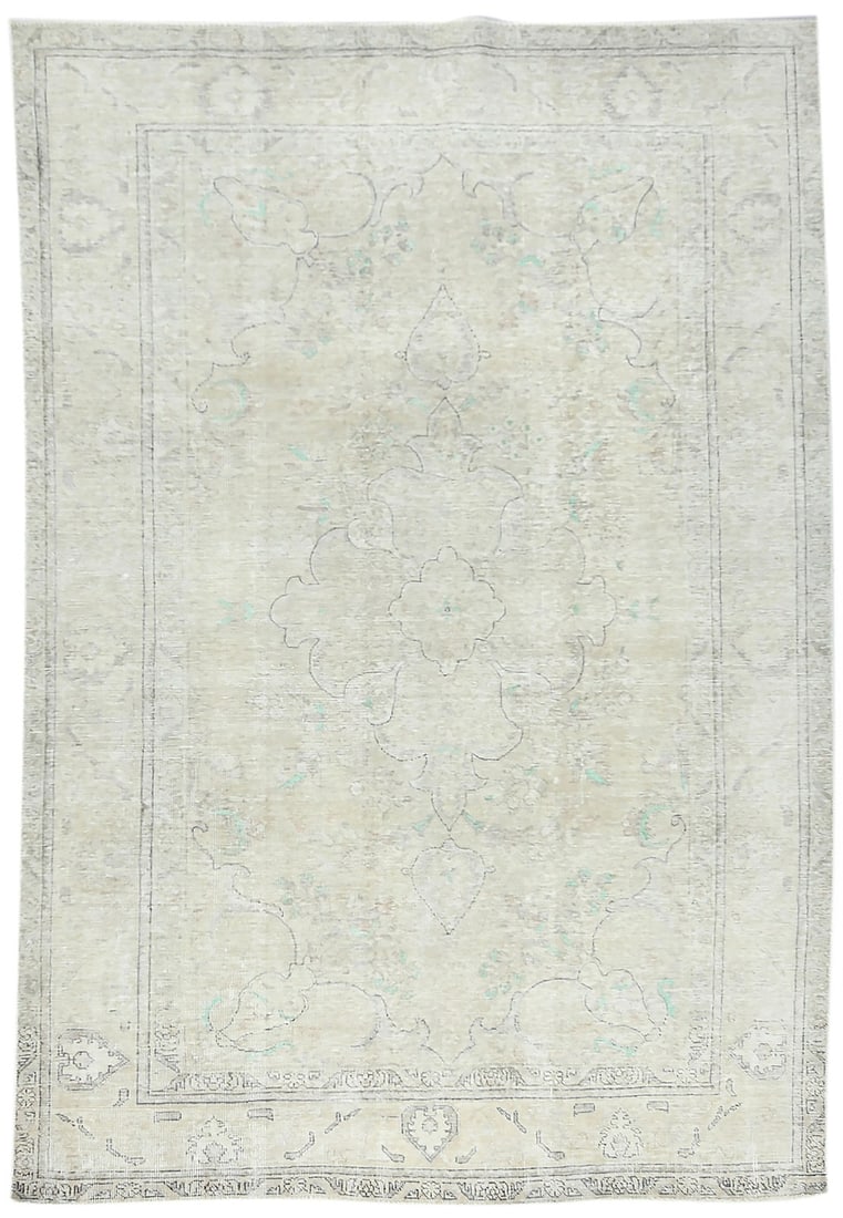 Vintage Hand-Knotted Wool Oriental Rug Floral Design 6'4 x 9'10: Vintage Hand-Knotted Wool Oriental Rug Floral Design 6'4 x 9'10 Discover the charm of this Antique Oriental Rug, a striking addition to your home decor. This large area rug features a beautiful muted 