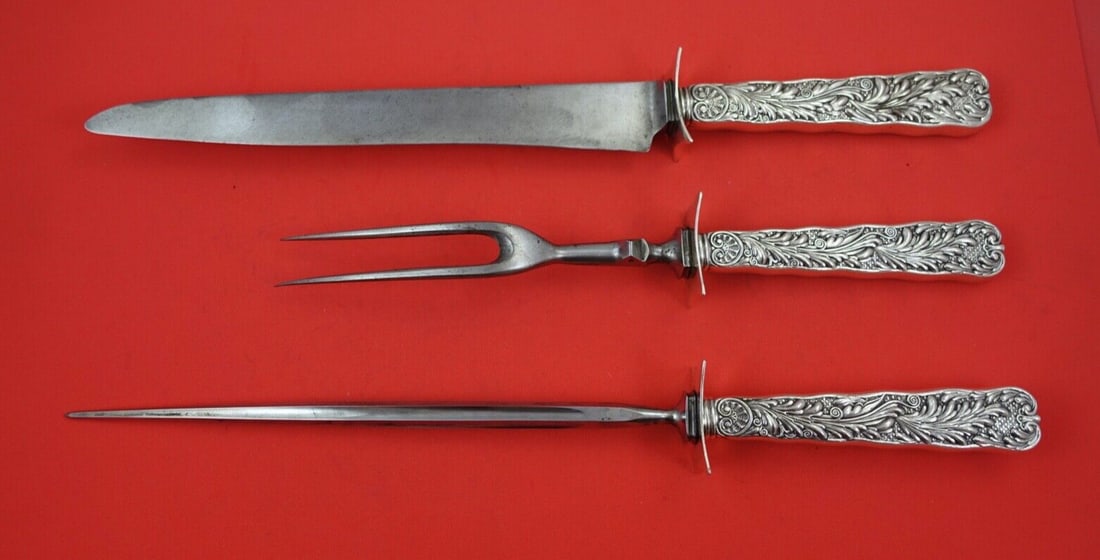 Gorham Saint Cloud Sterling Silver 3-Piece Carving Set: Gorham Saint Cloud Sterling Silver 3-Piece Carving Set Enhance your dining experience with this exquisite 3-piece roast carving set from Gorham's Saint Cloud pattern. Crafted from sterling silver, thi