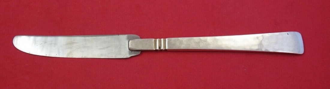 Porter Blanchard Capri Sterling Silver Knife 9 1/4 Inch: Porter Blanchard Capri Sterling Silver Knife 9 1/4 Inch This exquisite knife features a solid handle crafted from sterling silver, showcasing the elegant Capri pattern by Porter Blanchard. The knife h