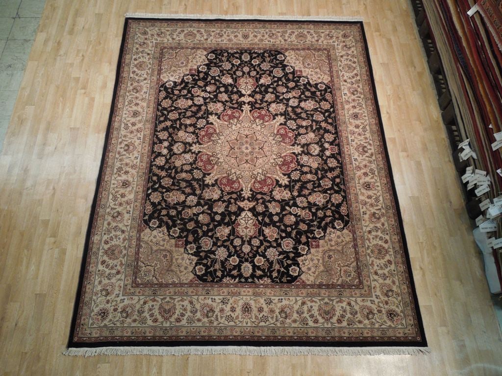 7.9 x 9.9 Tabriz Rug Wool and Silk Elegant Design: 7.9 x 9.9 Tabriz Rug Wool and Silk Elegant Design Free continental US Shipping Discover the exquisite craftsmanship of this fine quality Tabriz rug, measuring 7.9 x 9.9 feet. Made from a luxurious ble