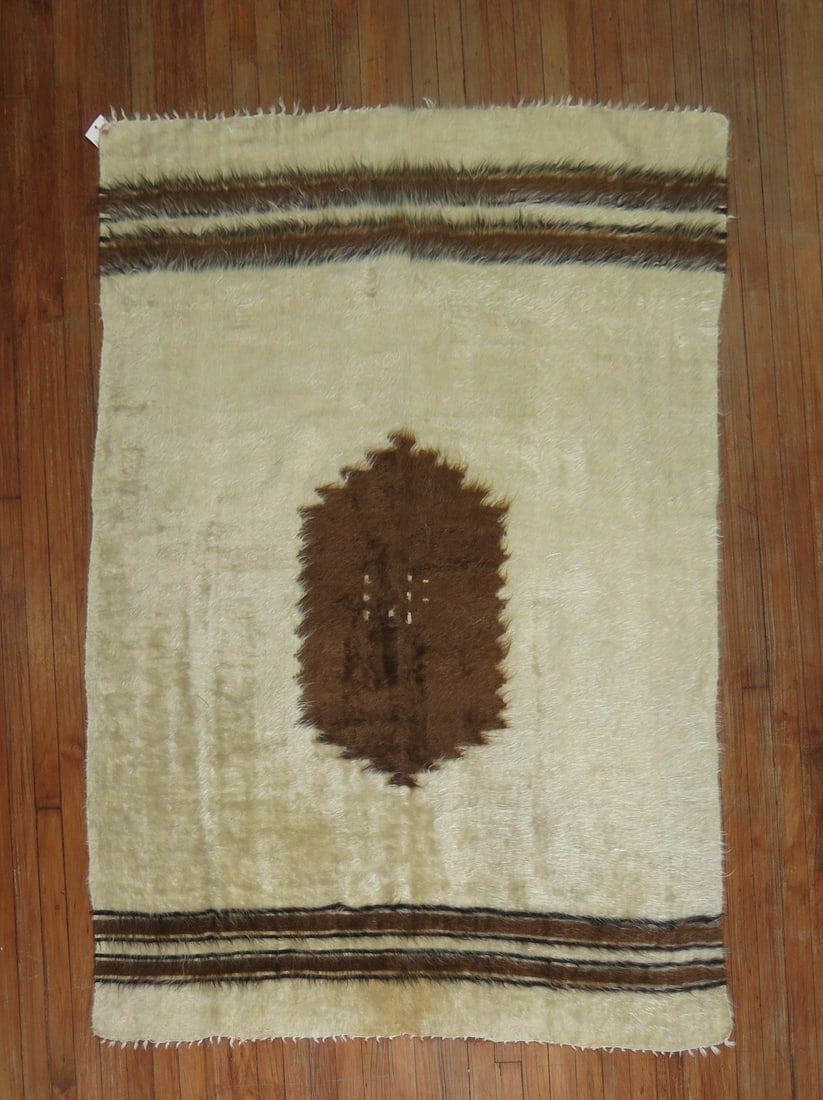 4' 7" x 6' 4" Turkish Angora Mohair Accent Rug (1 of 7)