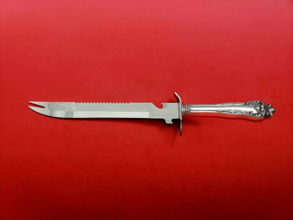 Mount Vernon Howard Queen Sterling Silver Ham Slice Knife 11 1/2" Custom: Mount Vernon Howard Queen Sterling Silver Ham Slice Knife 11 1/2" Custom This exquisite ham slice, crafted by Mount Vernon / Howard, showcases the elegance of the Queen pattern. The piece features a s