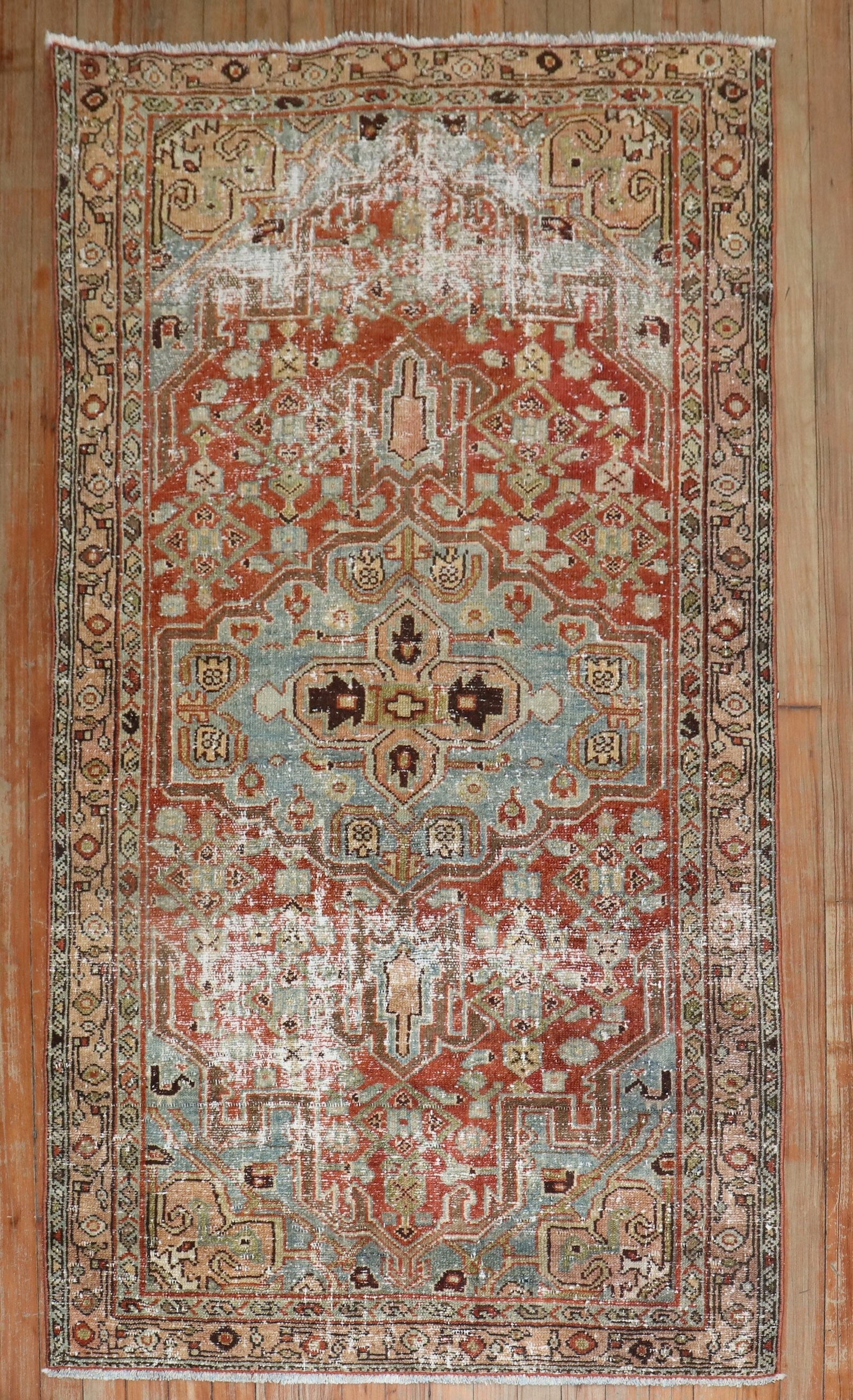 3' 2" x 5' 7" Persian Bidjar Rug Early 20th Century: 3' 2" x 5' 7" Persian Bidjar Rug Early 20th Century Early 20th century Persian Bidjar rug with a worn farmhouse look. This pre-owned small rug is described as a shabby chic Bidjar and features a tradi