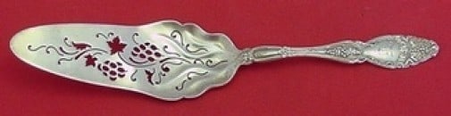 Cloeta International Sterling Silver Jelly Cake Server 8 Inch Grapes: Cloeta International Sterling Silver Jelly Cake Server 8 Inch Grapes Introducing the Cloeta Jelly Cake Server by International Sterling, a stunning piece crafted from high-quality sterling silver. Thi