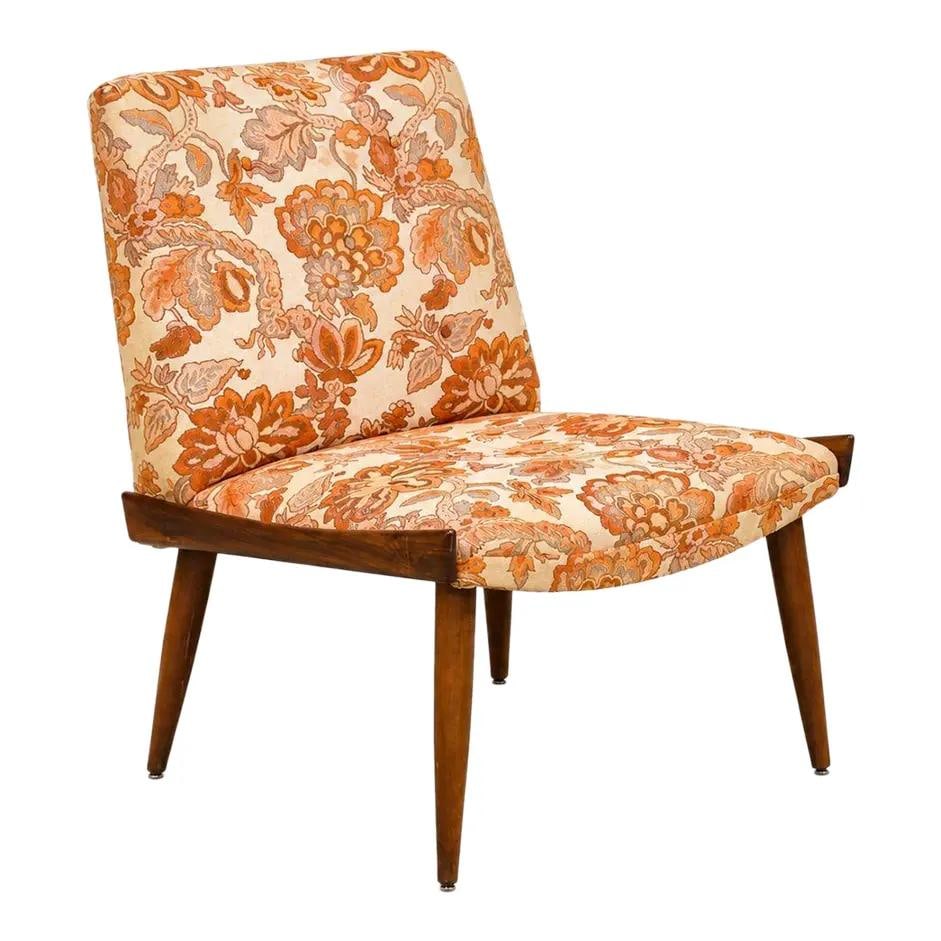 Mid Century Modern Kroehler walnut lounge chair orange white fabric: Mid Century Modern Kroehler walnut lounge chair orange white fabric Mid century modern lounge chair crafted in walnut with orange and white fabric upholstery. Made in the USA and dating to the 1960s, 