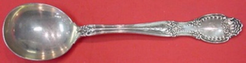 Tiffany & Co. Richelieu Sterling Silver Gumbo Soup Spoon 8": Tiffany & Co. Richelieu Sterling Silver Gumbo Soup Spoon 8" This exquisite gumbo soup spoon is crafted from sterling silver and features the iconic Richelieu pattern by Tiffany & Co. Measuring 8 inche