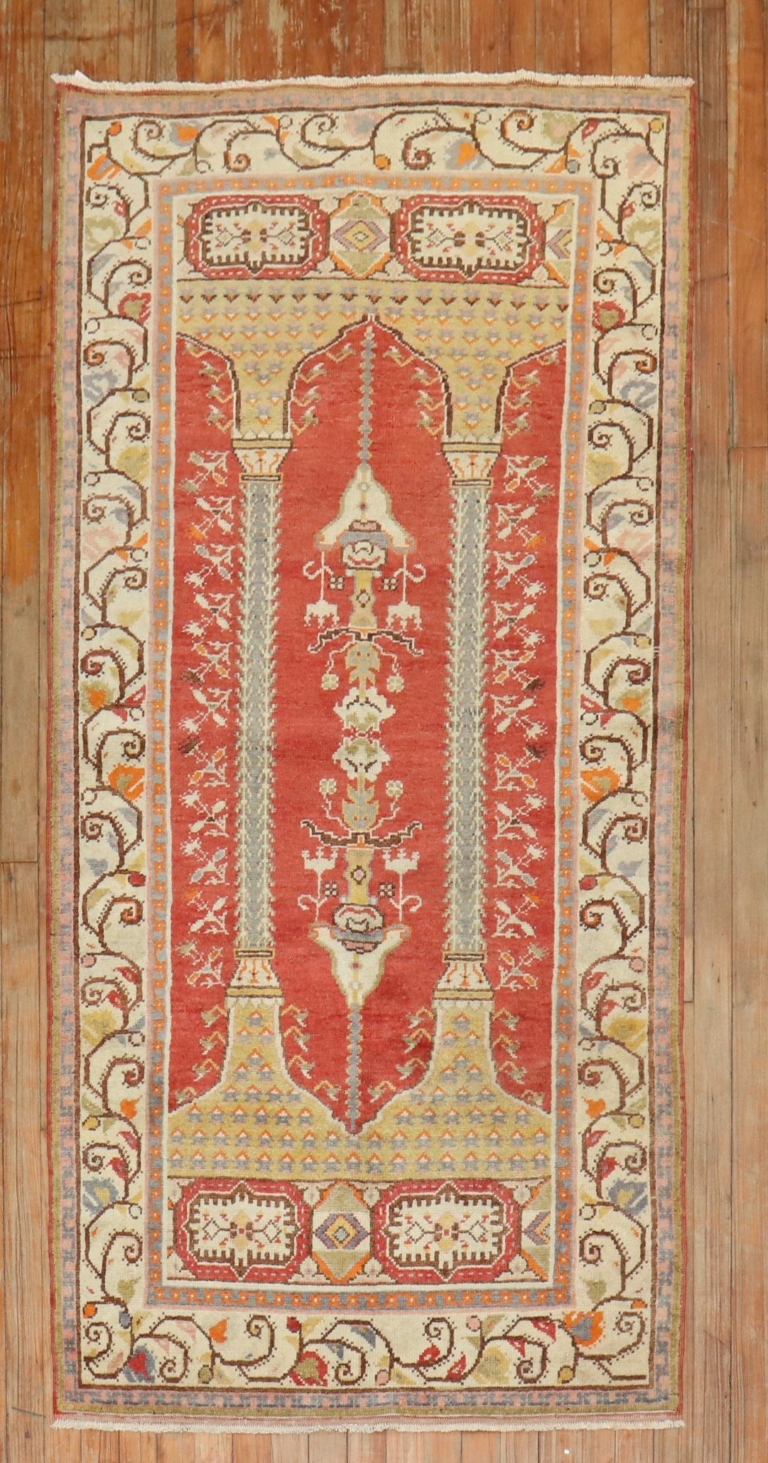 3' 2" x 6' 1" Turkish Mudjur Oushak prayer rug: 3' 2" x 6' 1" Turkish Mudjur Oushak prayer rug Pre-owned Turkish double-column prayer rug from the 1930s. This piece is identified as a Mudjur, Oushak type and falls within the small rug category. Spe