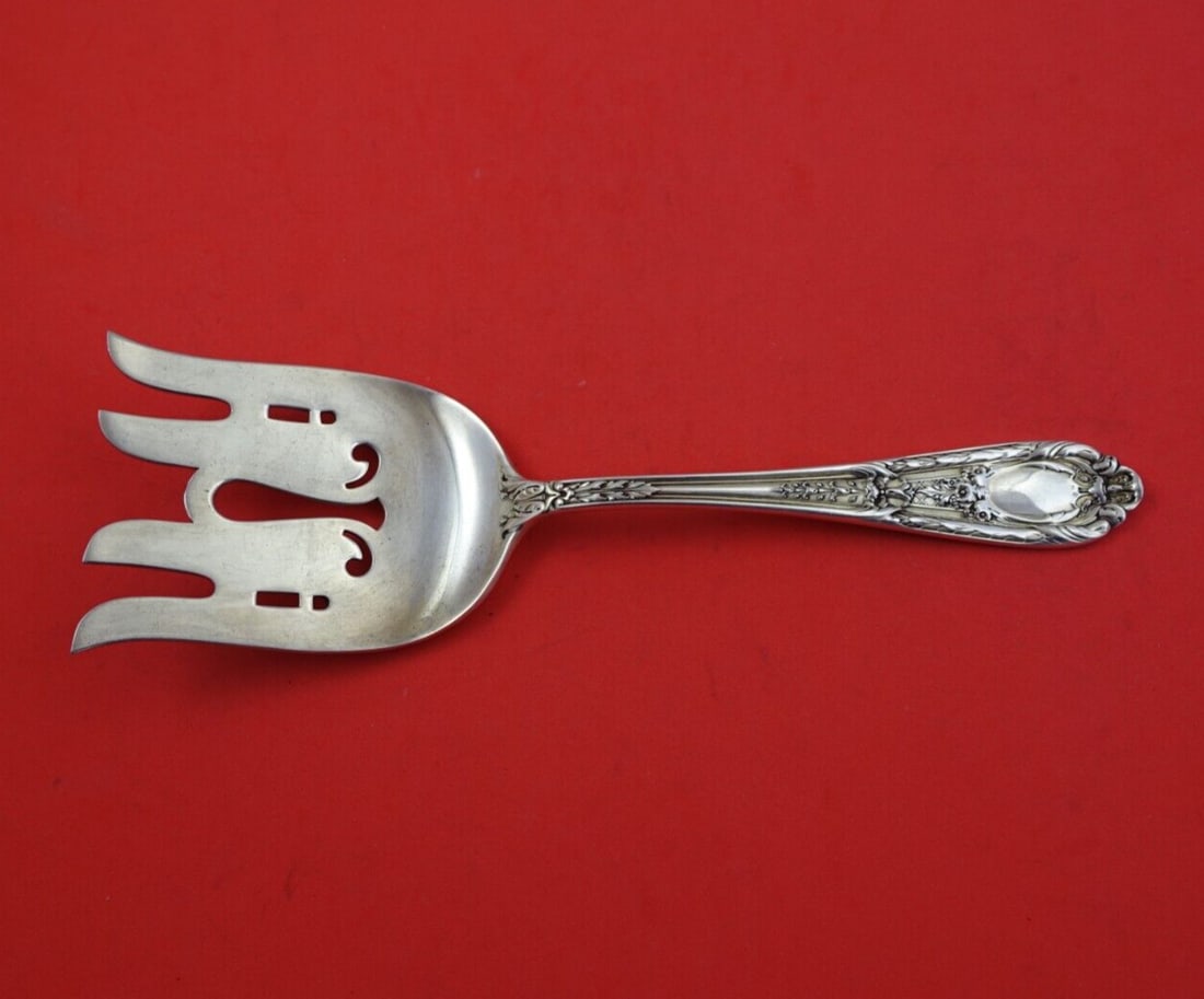 International Sterling Silver Fontaine Asparagus Server 8 3/4": International Sterling Silver Fontaine Asparagus Server 8 3/4" Discover the exquisite Fontaine Asparagus Server from International Sterling, crafted from high-quality sterling silver (.925). This eleg