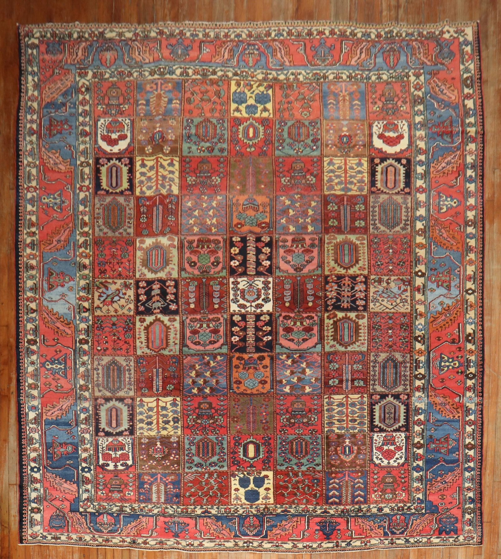 10' 8" x 13' 6" Early 20th Century Persian Bakhtiari Room Rug (1 of 7)